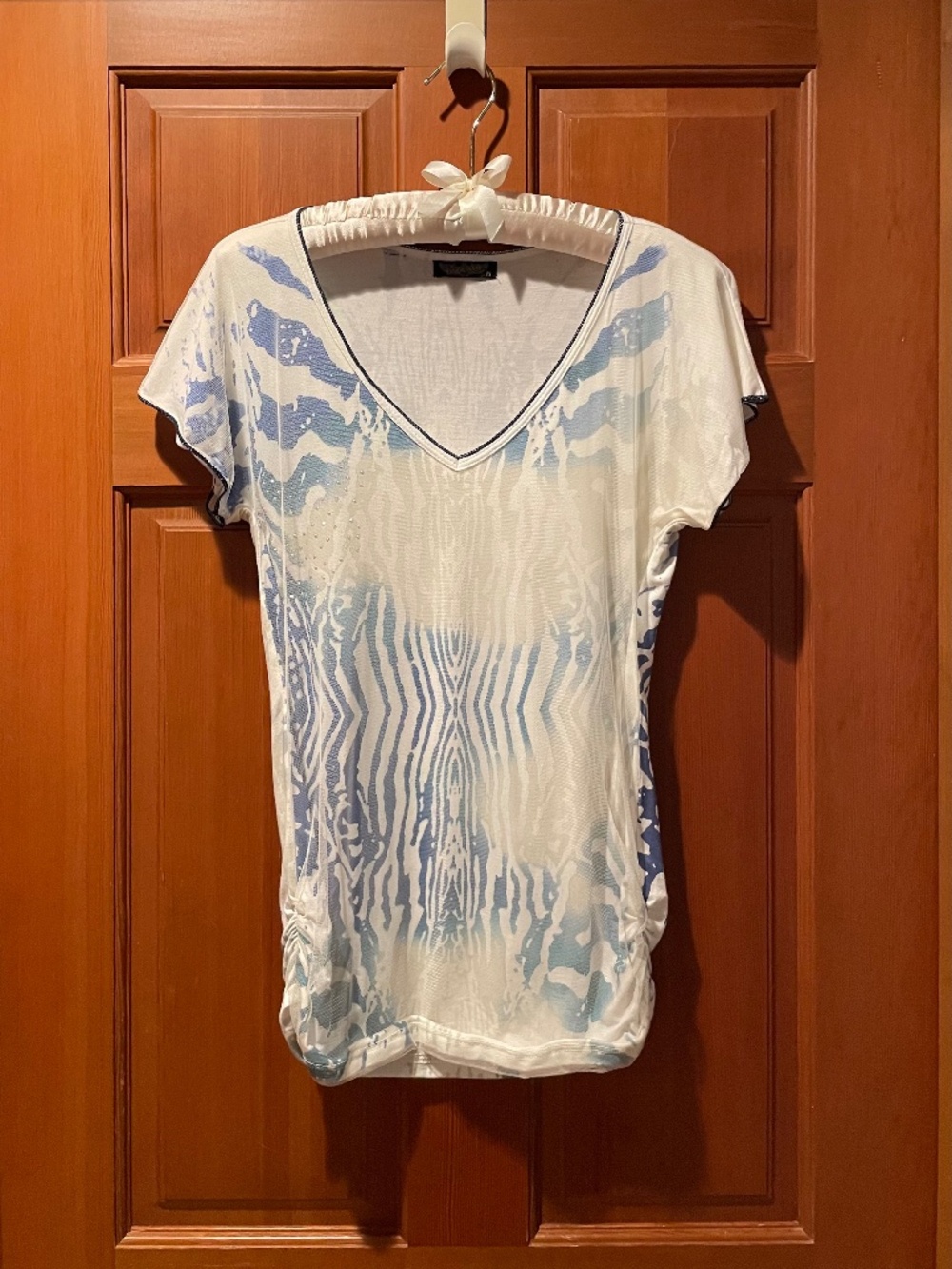 Women’s Vintage Petite/Small VANILLA SUGAR Short Sleeve V-neck Dressy T-shirt